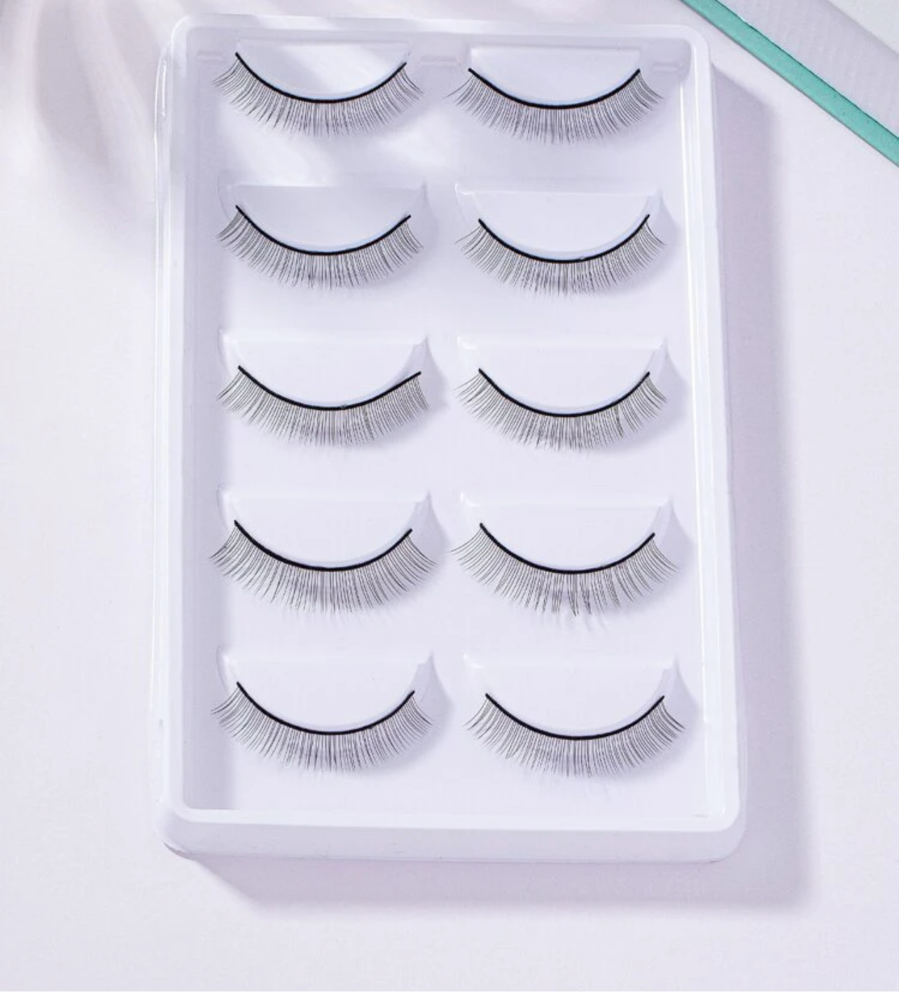 Mannequin Head + Five Pairs Strip Practice Lashes